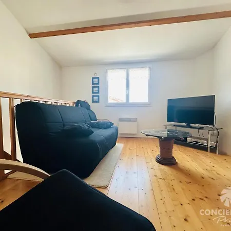 Maison De A 50m De La *